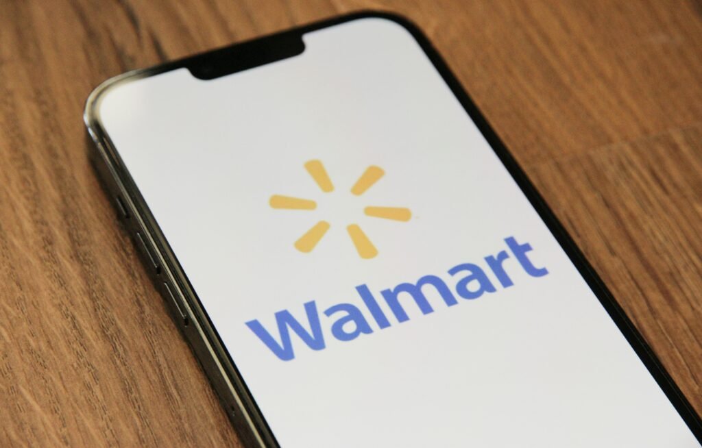 미국 대표 대형마트 walmart 모바일 페이지를 보여주는 이미지
